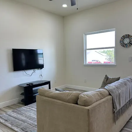 Villa New 2025 Modern 3Br Retreat